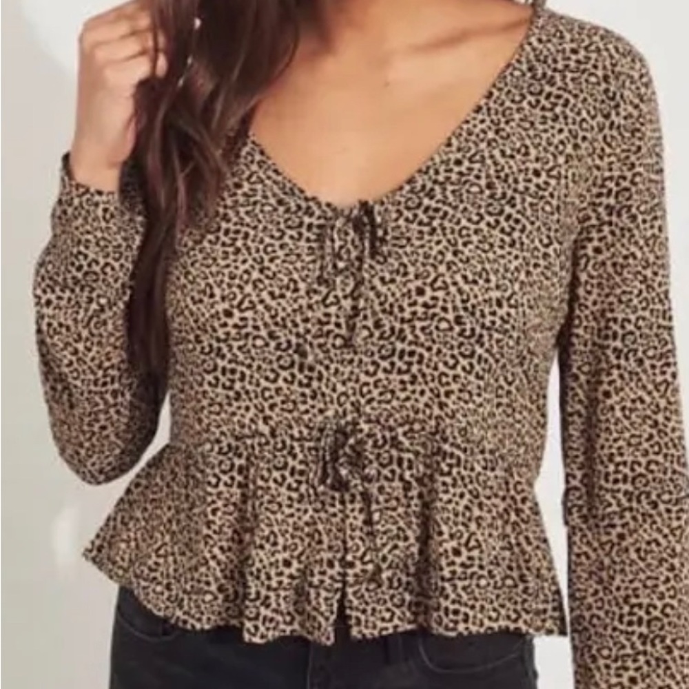 Hollister cropped leopard print blouse
